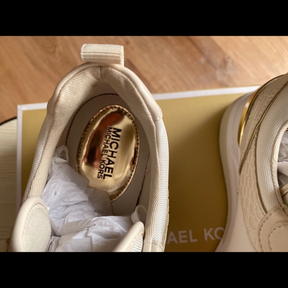 NWT MK Crista Canvas & Crocodile Embossed Trainer - Picture 3 of 10